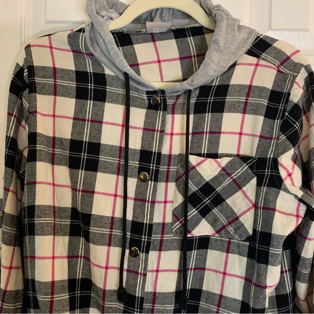 No Boundaries Flannel Plaid Red, White, and Black Hoodie  Size L - Picture 2 of 12
